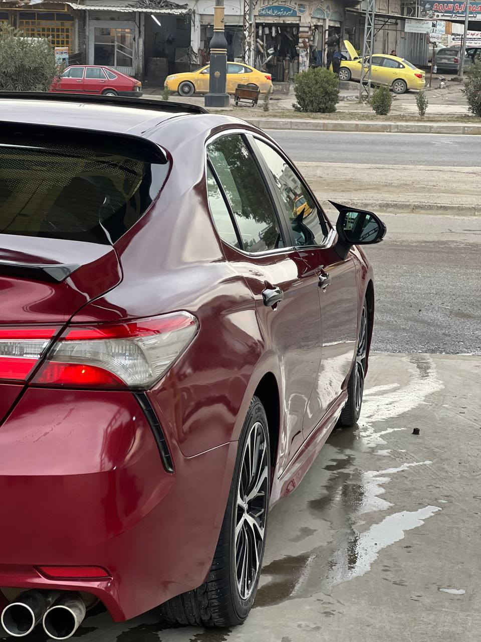 كامري للبيع او المراوسه حسب القناعه 
موديل 2018
مواصفات se please 
فول بصمه سلايت شاحنه لاسلكي رادار امامي خلفي 
كشنات هيتر 
السياره ضررها ثلث قطع فقط خلفي يعني قبغ صندوق والجاملغات 
بدون ايرباك 
بچم كبس  
سنوية باسمي لسنة 2027 
هزة جديد 
السعر/170
السيارة امريكي 
***********
