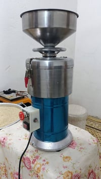 مكينة راشي للبيع اتصل على الرقم التالي 07705554105