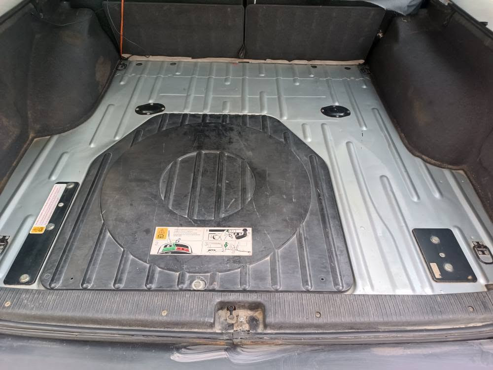 🚗 للبيع: أوبل أوميكا استيشن
- السعر: 41 (قابل للتفاوض بالمعقول)
- ناقل الحركة: كير عادي
- المحرك: 2.0 لتر
- السيارة نظيفة جدًا ولا تحتاج أي مصروف.
- لا تبديل ولا صبغ.
- الماكينة والكير والكهربائيات والصدر والاطارات بحالة ممتازة.
📍 رقم كركوك – مشروع وطني
📅 السنوية سارية لغاية 2029
✅ شرط البيع: تحويل الملكية
للاستفسار والاتصال:
📞 *********** كركوك, العراق

