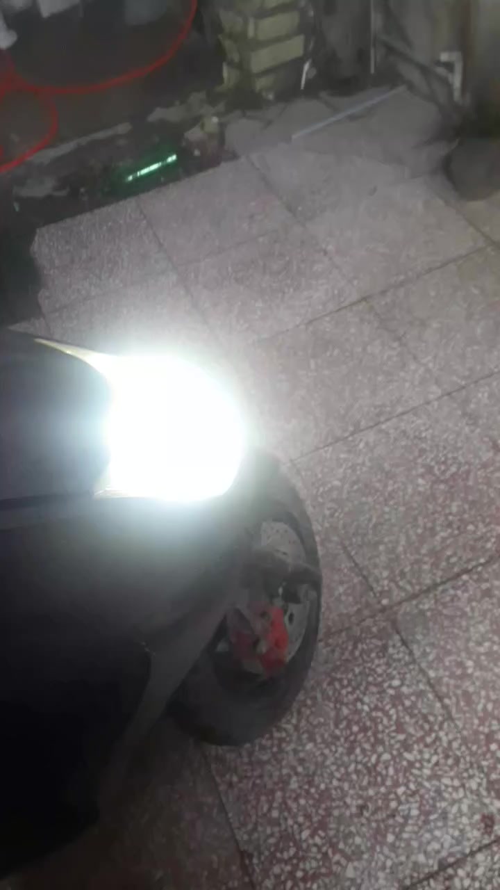 سكنز 
دراجه بصمه اذا مو شلعه ومعدل خسارلك الي تريده
عليه زنون اصلي 
ام بي ثري اصلي 
مكينه بجيس الابو مصلحه ميحتاله شرح
بس طالبه بنز للكلج الوره غير هاذه كلشي مذب عليه
(وغراضه كله موجوده)
مطلوب مراوس كير لو بوليس كابريته 
***********
