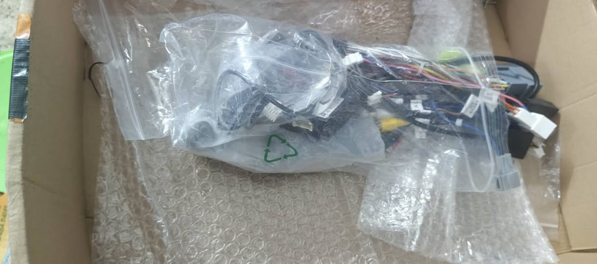 السلام عليكم شاشة سيارة حجم 9.5 انج اندرويد كار بلي كاملة سيم كارت مروحه ذاكرة التخزين 128 /8  جديدة مع كاملة ملحقات السعر, 95 الف  العنوان بغداد الاعظمية ***********
