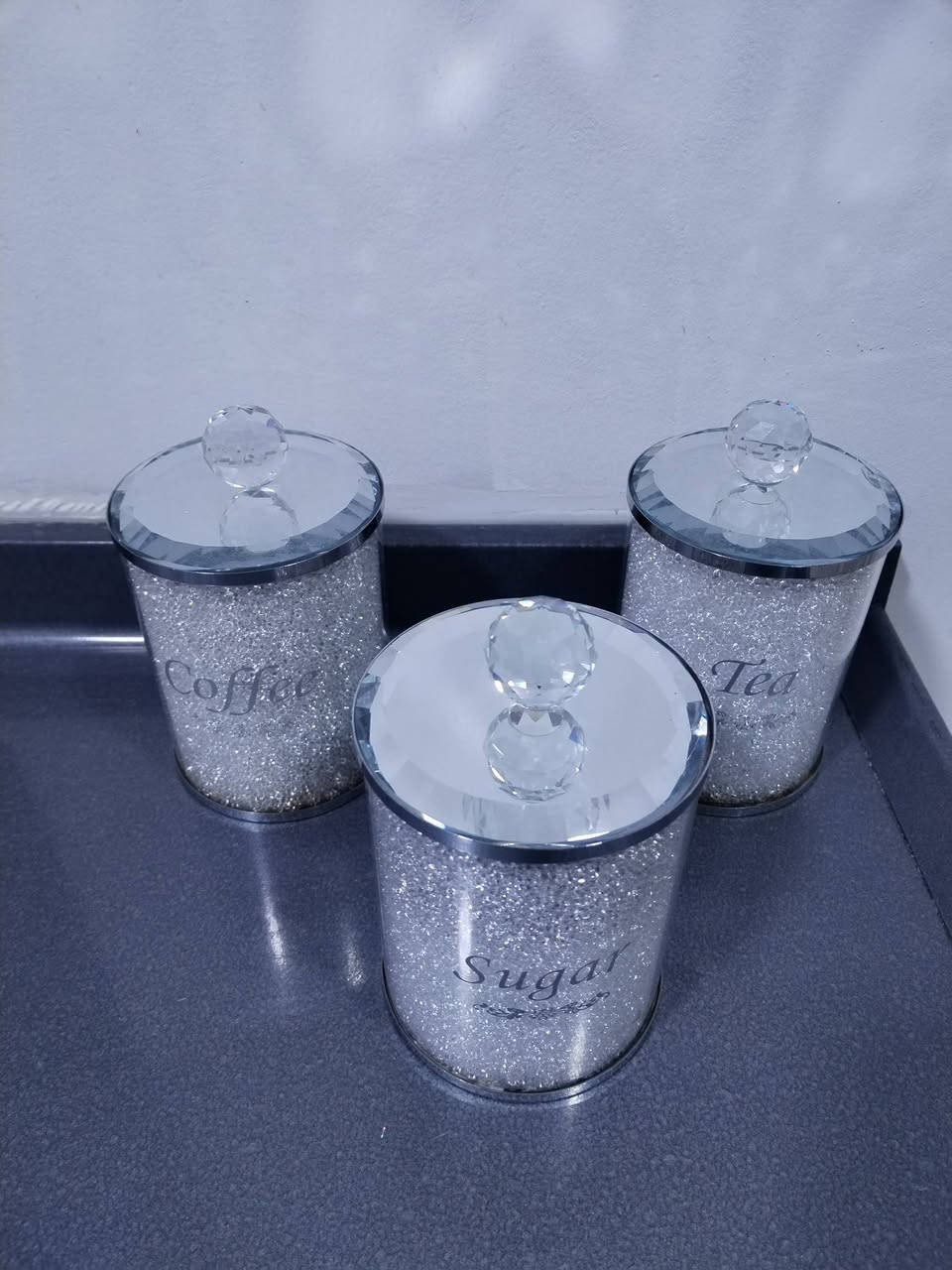 ئەم جێ نقولە و سێتی شەکروو چایەم هەیە زۆر لۆکە هیچی لێ نەهاتووە و تازە تازەیە جێ نقولەکە بە 15 سێتەکەش بە 15 بەیەکەوە بیبەت خاترت دەگرم لە  سلێمانی


**إذا كنت صاحب هذا الإعلان وتريد حذفه لأي سبب، رجاءا أرسل رسالة إلى الدعم الفني**