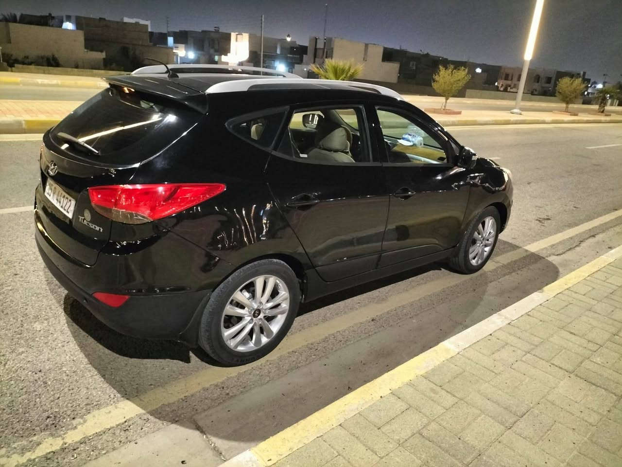 : هونداي توكسان
موديل 2011 
خليجيه
: محرك دوش
: اشاير بالمري 
رقم انبار
: بانورامه شاشة وكامره داخل لونين بيجي وجوزي
: صبغ جاملج وبنيد والصندوك بس البلاستك
: السعر 115
: للتواصل رقم ***********
