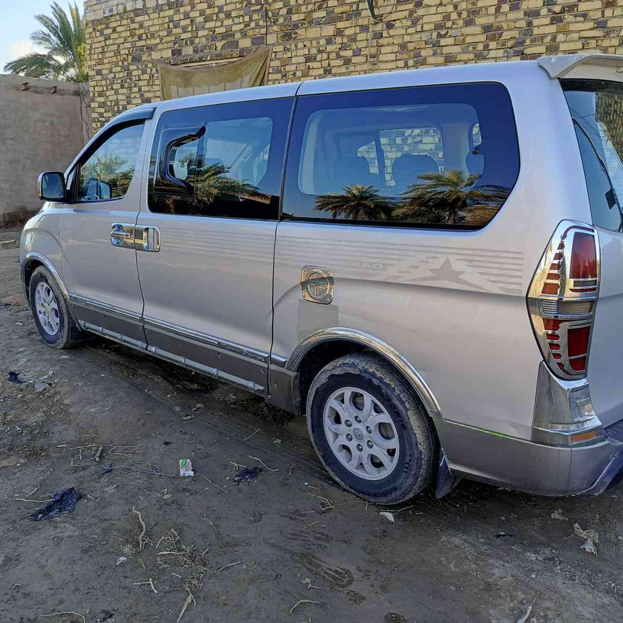 سلام عليكم ستاركس موديل ٢٠٠٩ بيه قطعتين صبغ جنطه وربع الوره جه العبري نص صبغ ولباقي كفاله حداديه مكينه كير حلوات  سنويه بعدهي ماصاقطه بشهر ٦ تصقط رقم واسط مكان النجف السعر ١٢٥ وبيه مجال الستفسار ***********
