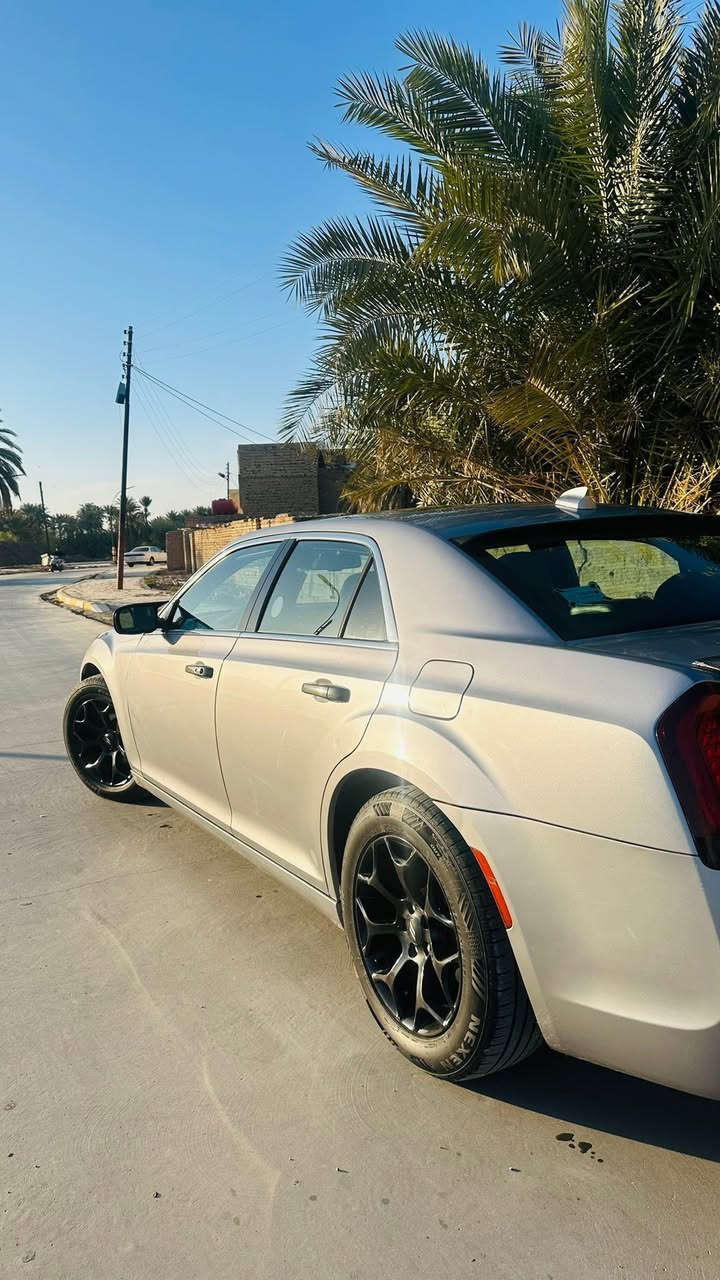 اوباما 2015 فول مواصفات C300 حادثه جاملغ خلفي بدون ايرباك  السيارة على ايدي ممشتغله خط رقم بغداد مشروع وطني رقم جديد بسمي ماشيه 150 الف ميل  
بصمه 
بانوراما 
تشغيل عن بعد 
كشن جلد 
تدفئة تبريد بالكشنات 
كير ماوس 
كشن كهرباء 
هيتر بالمري 
سستم صوت 
ويل 18 عنكبوت
شاشة جبيرة 
دوسات SRT 
كروز سرعه 
قطعتين تبريد 
منضومه لايت زنون
السعر 190 وبيه مجال 
*********** 
ذي قار قلعه سكر
