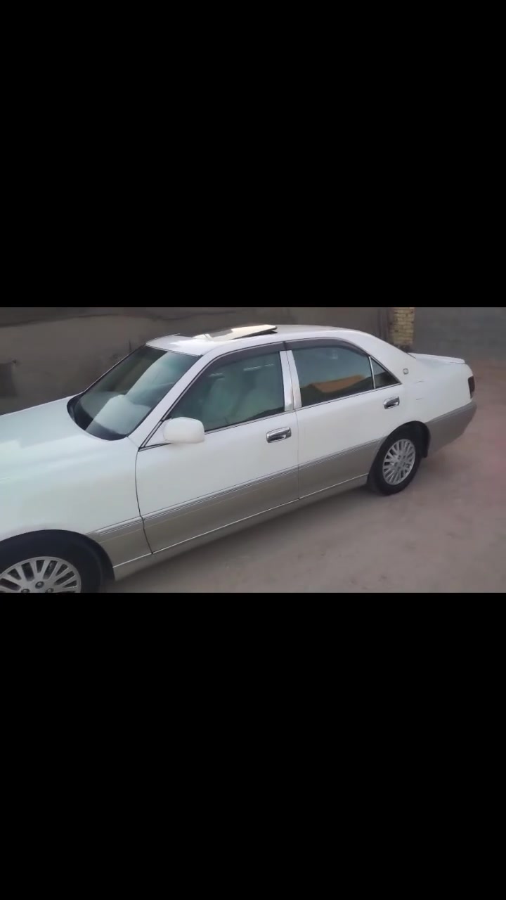 السلام عليكم
سياره ملكه كراون للبيع للاستفسار الاتصال على هذا الرقم ***********
