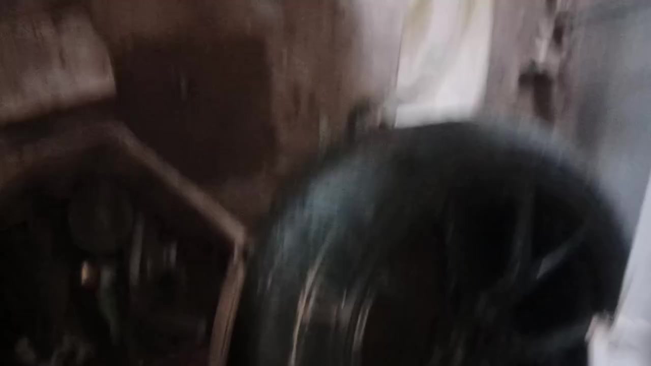 سلام عليكم وياله هنا وتايراتهن بعدهن لوك لا شخط ولاطعج ولاخدش زغير فول السعر 275وبيهن مجال لطيبين ***********
