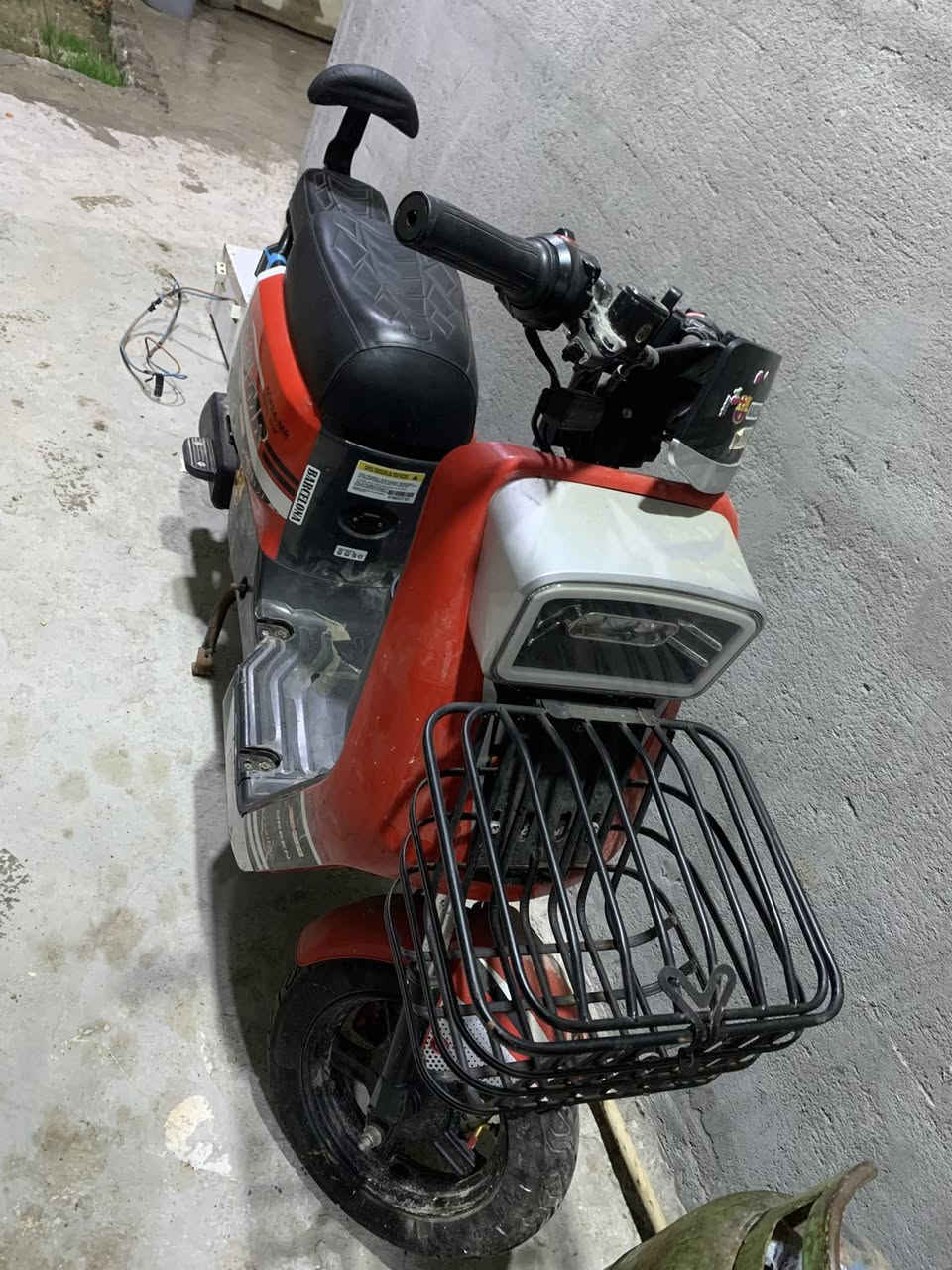 السلام عليكم دراجه شحن نضيفه بس باترينا وأكفات ٢٠٠بي مجال ***********
