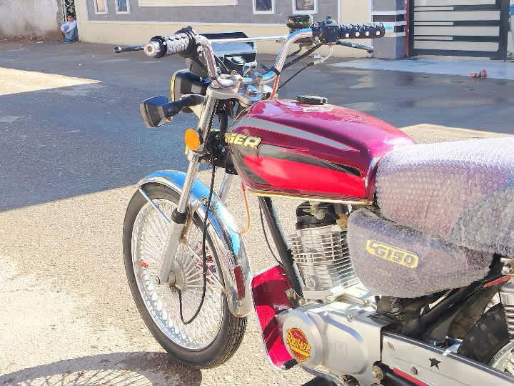 السلام عليكم دراجه  تايكر للبيع موديل 24 دراجه جديده اي نواقص ما بيها محرك ما مفتوح اوراقها كامله دراجه خير من الله ديالى بعقوبه هذا رقمي الشراي يتصل ***********
