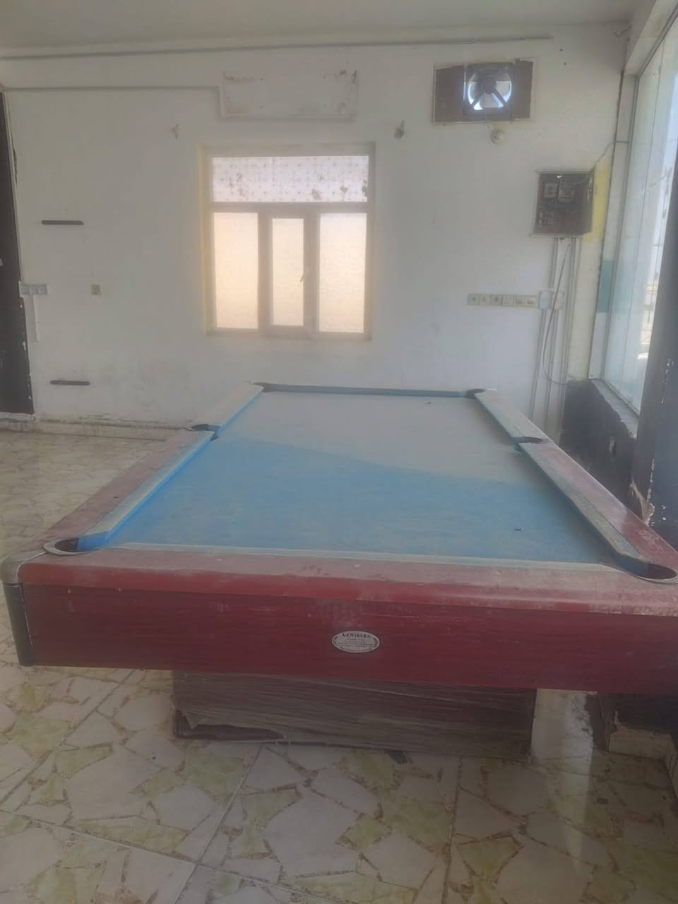 ميز بليارد للبيع للستفسار *********** مكان ناصريه مركز
