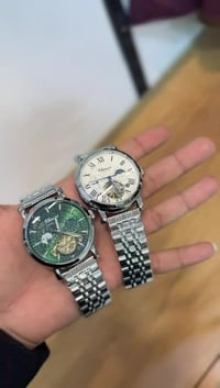 ساعة • للبيع