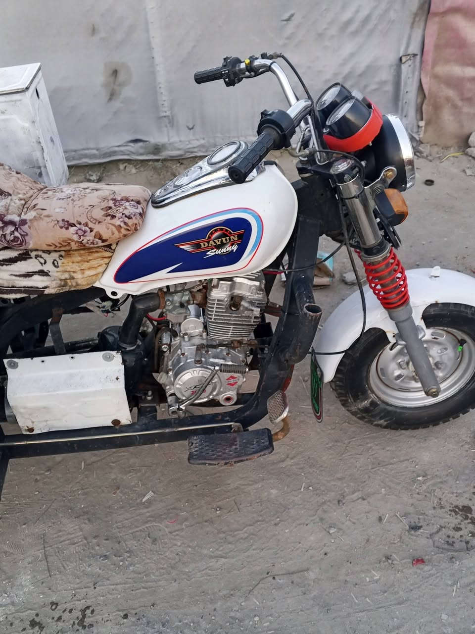 ستوته دايون تعمير جديد أوراق كاملة  صارلها 6 أشهر من معمره كلشي شغال بيها نكره سلف مربله بدي رصف حديد قوي من جوه كهربائيات كامله للبيع ‏‪***********‬‏ مكاني جبايش سعرها واحد و 300 وبيها مجال قليل مو شراي لاتدخل وتشلع كلبي 🩶✨
