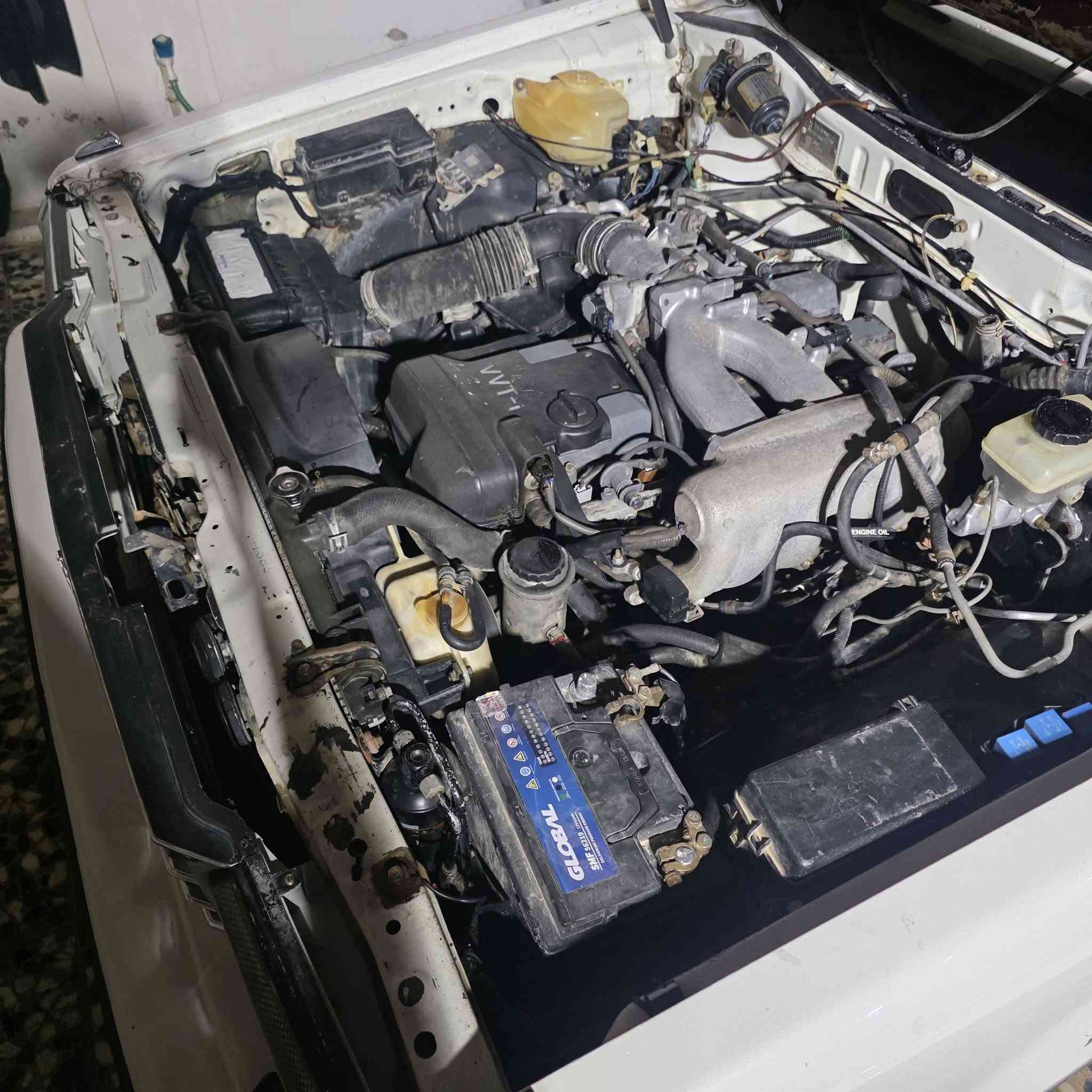 السلام عليكم سوبر كراون موديل ٨٥
مشه ١١٣ الف حقيق رقم بابل صاعد هز ورسل الهز البابل ومصفره
 غرمات وكامله مكفوله برغي ما مفتوح بيه كل عل بلاد مكينه وكير ٢٥٠٠ جدد بل شرط تخم تاير وياله جدد حداديه جديده كله شغاله كهربيات ضفيره بلاديه ما ملعوب بيه سياره مال جناي وكفه صاره ١٥ ما مستخدمه يعني حت ما متعبه اريده ٦٥ وبيه مجال بصيط حك الجي والميعجب السعر خلي يعبر المنشور مكاني نجف حي الندا ***********
