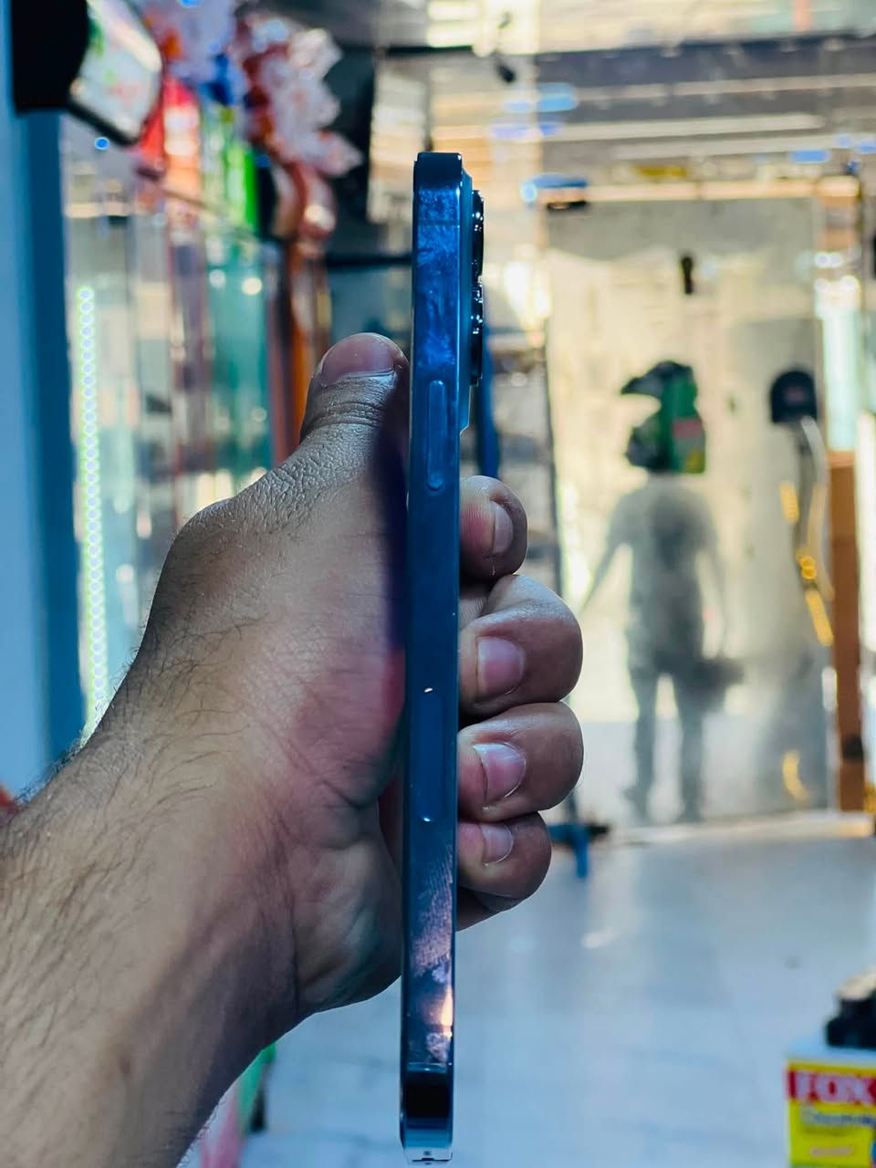 للبيع ايفون 13برو ماكس
لون بحري 

ذاكره256

بطاريه94

كلو شرط

سعر725

***********

***********
