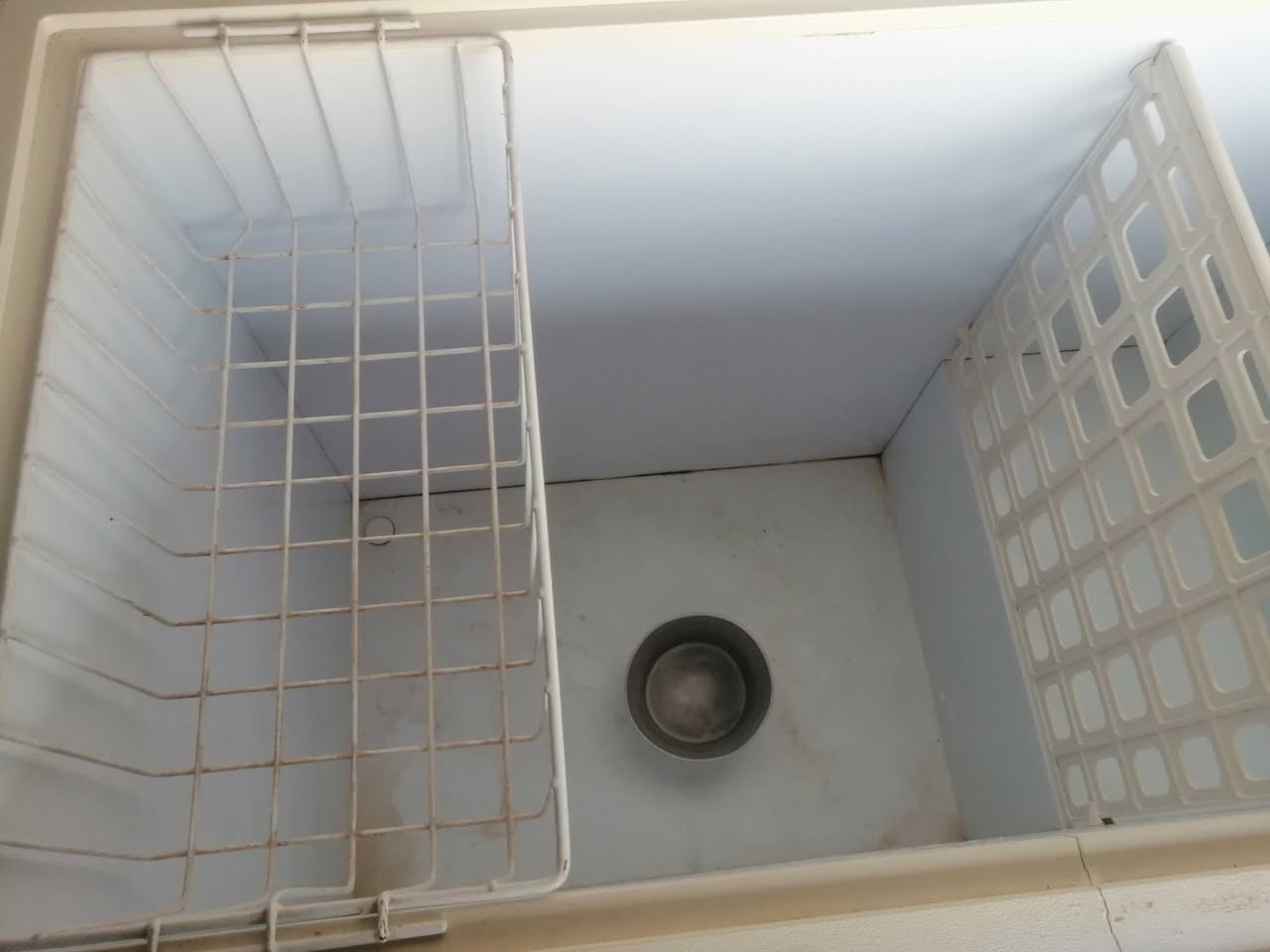 مجميده حجم 12 قدم سعر 160الف ومجال عنوان مخيم كبرتو تابع دهوك رقم واتساب *********** محل بيوار شنكالي 10 يوم ضمان
