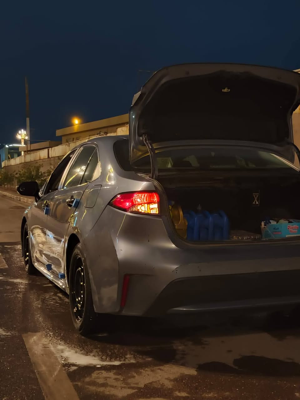 السلام عليكم  
سيارة للبيع نوع : تيوتا كورلا موديل 2020 وارد امريكي 
محركها 1800vvt
سيارة عظمته حلوه حادثها بين باب خلف الصدر والجاملخ الخلفي من امريكا وبيها كلير باب صدر  وبالعراق بس بارد بالجاملخ الخلفي. 
السياره ماشية 150 الف . هايدروليك الكير مبدله وضمان بيه 
وكاله مبدل وشرط على الفحص 
مواصفات السياره معروفه الكورلا اوتو هولد ومانع اصتطدام وكامره خلفيه وايكو مود . هند بريك بصمه مانع انزلاق وجليد وباقي مواصفات 
عليه سستم صوت للسماعات 
وياله لوك وتايرات جديده وبطاريه جديده بيها ضمان كذلك 
 
السعر 136 ورقه بيها مجال للشراي والجاد 

عنواني :- بغداد حي اور 
رقم الهاتف :- ***********
