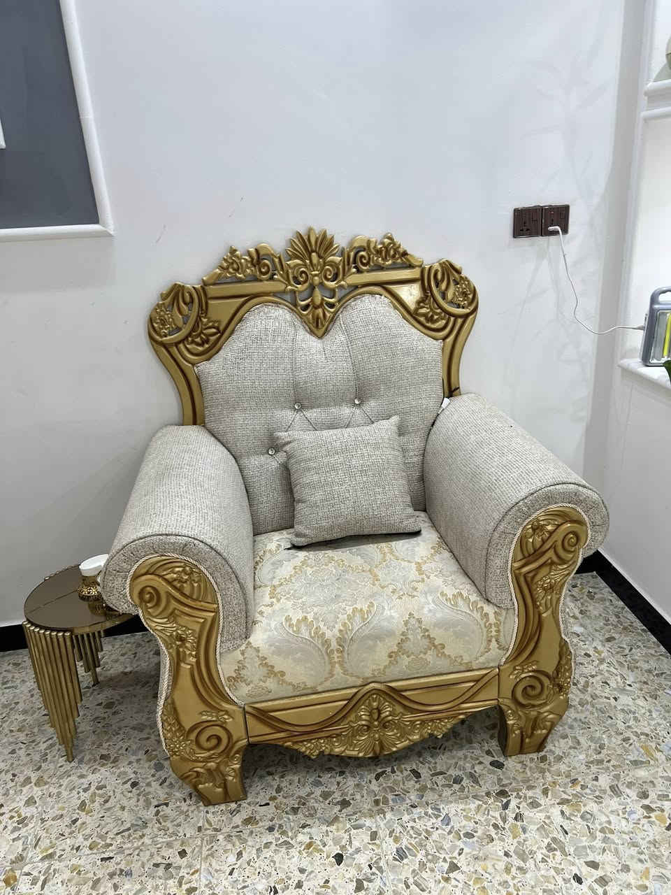 سلام عليكم تخم ١٠مقاعد للبيع
مكاني المشتل شارع المدارس 

0774 984 1747
