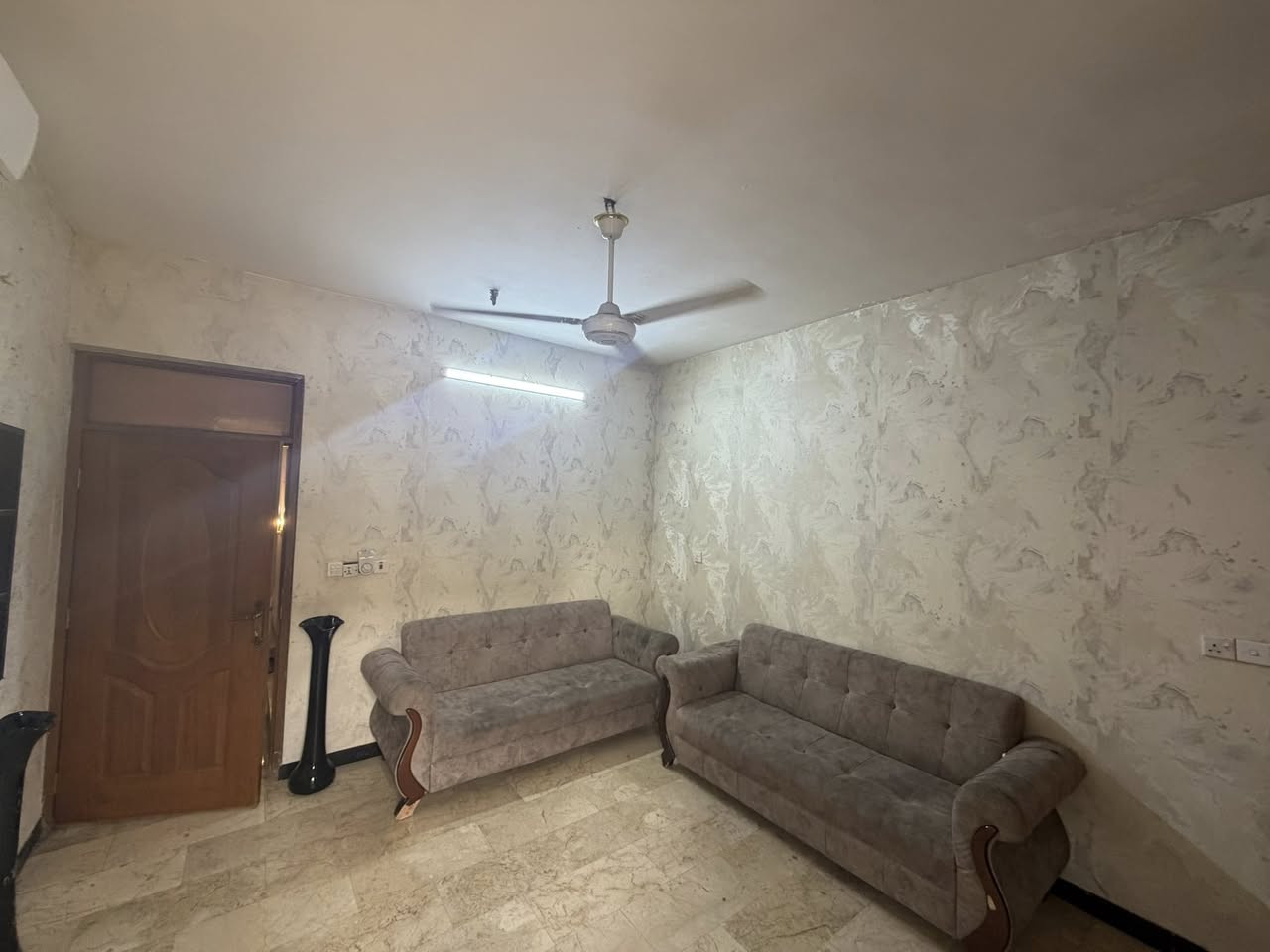 بيت للايجار في السيدية
بيت مؤثث بالكامل
البيت جداً نظيف يقع في السيدية شارع النخل
مساحة 50 متر غرفتين
للاستفسار: ***********
—————-————————-
مكتب عبدالكريم يوسف للعقار
