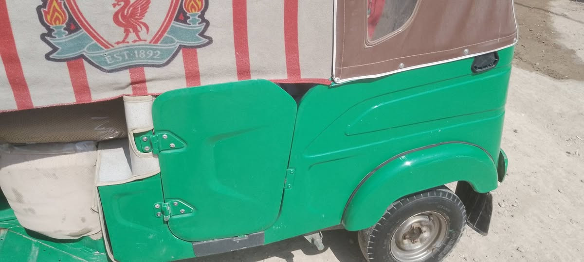 السلام عليكم شباب تكتك موديل21 خصره رقم عربي تحويل مباشر مصبوغه عام مكينه مكفوله كهربائيات كله شغاله عنوان بغداد نهايت حي اور السعر 7300
***********
