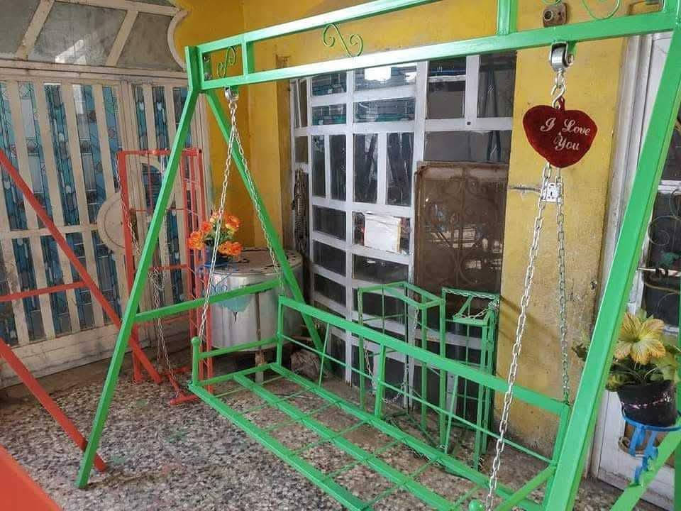 مراجيح حديد جديدات وبأسعار مناسبة المكان حله واكو توصيل في الحله والمحافظات المجاورة لها رقم المبايل اثير ***********
