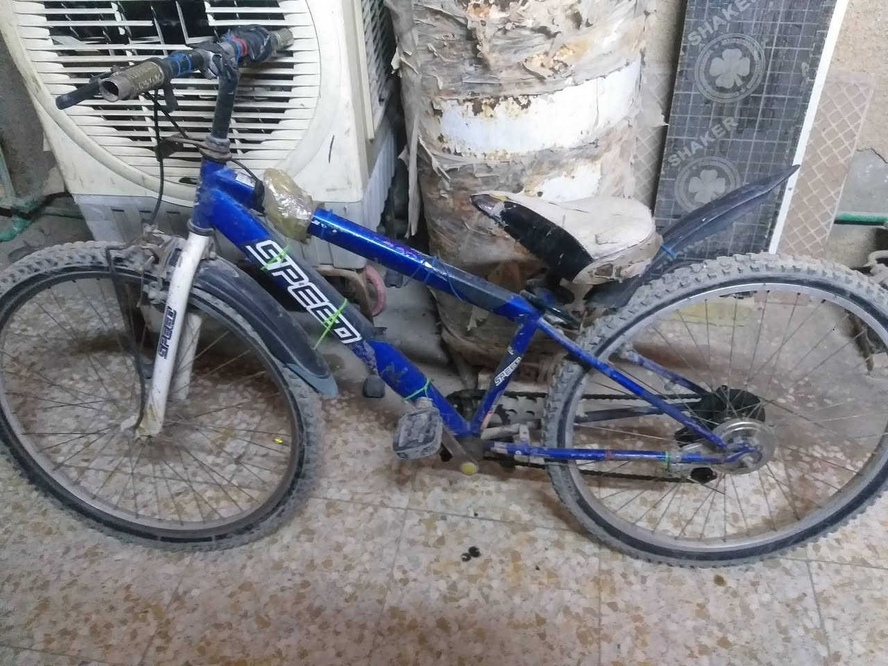 سلام عليكم  باسكل حجم ٢٦ لون ازرق نضيف ابريكات شغاله سعر ٤٠الف عنوان بغداد الشعب سوك شلال قرب مضمد وصفي تواصل***********
