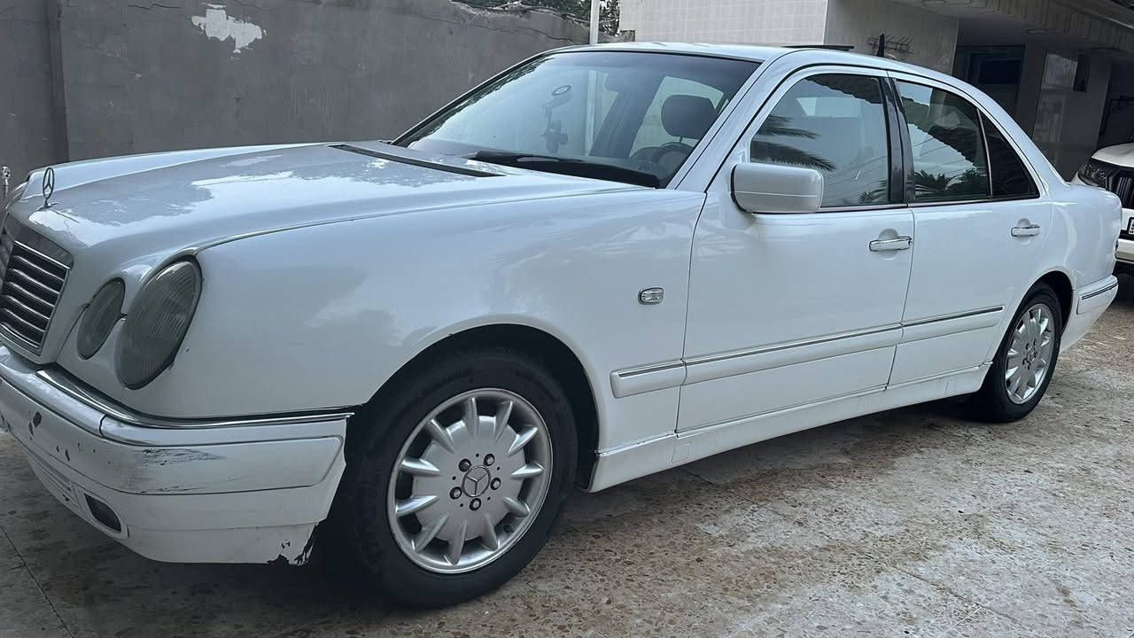 ام عيون  ٩٨
محرك V
صبغ عام 
السعر ٩٢ مجال بسيط
محرك كير حداديه ٨٠٪؜ تبريد تخم تاير باتري شلعه تخبل 

مكاني بابل 
***********
