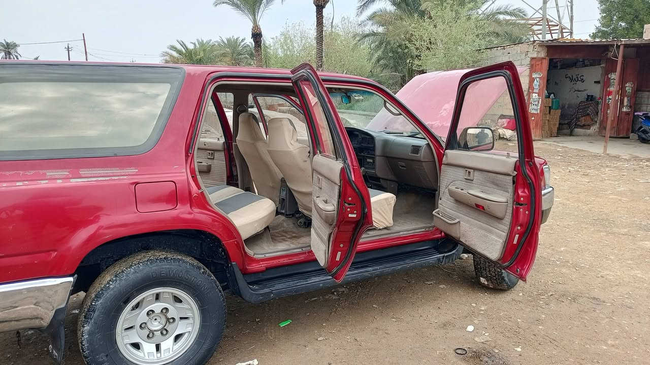 سلام عليكم ورحمة الله وبركاته 
للبيع ToYoTA /6v فورنر بلاديه السياره وضع الشركه كلها بلاد ماعده الجاملغ الأمامي مبدل محرك لوك جديد كير جديد تايرات جدد حداديه حلوه رقم دولي 22 شماليه راعيه موجود بالرفاعي السعر 60 مجال قليل مكلف بالنشر رقم صاحب السياره ***********/***********
