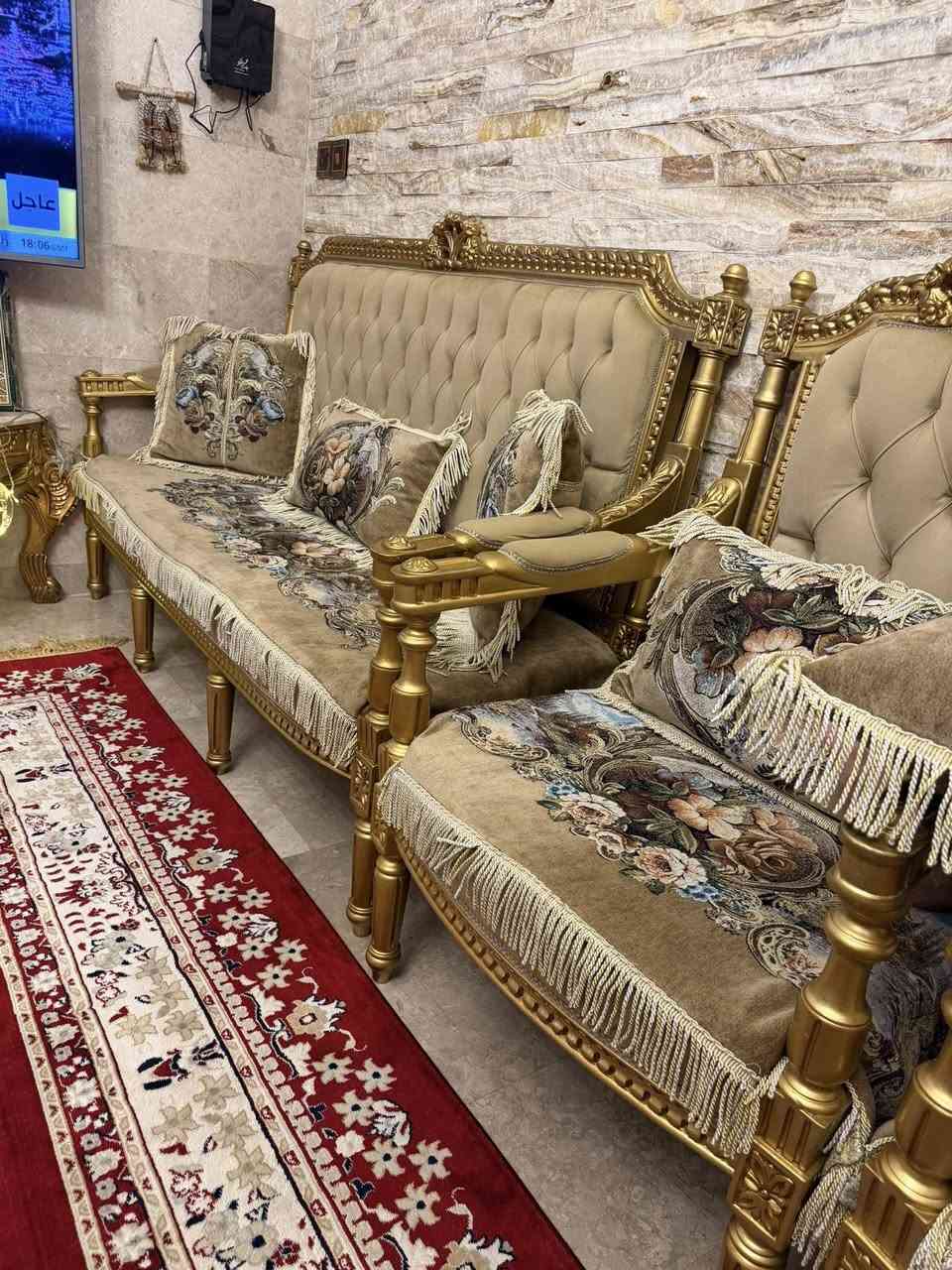 ميز طعام مع التخم مصري زان نظافه ميه بالميه جديدات اي ظرر مابيهم مليونين كلهم التخم مع ميز الطعام ست كراسي وطبله وسطيه وطبلتين جانيه


**إذا كنت صاحب هذا الإعلان وتريد حذفه لأي سبب، رجاءا أرسل رسالة إلى الدعم الفني**