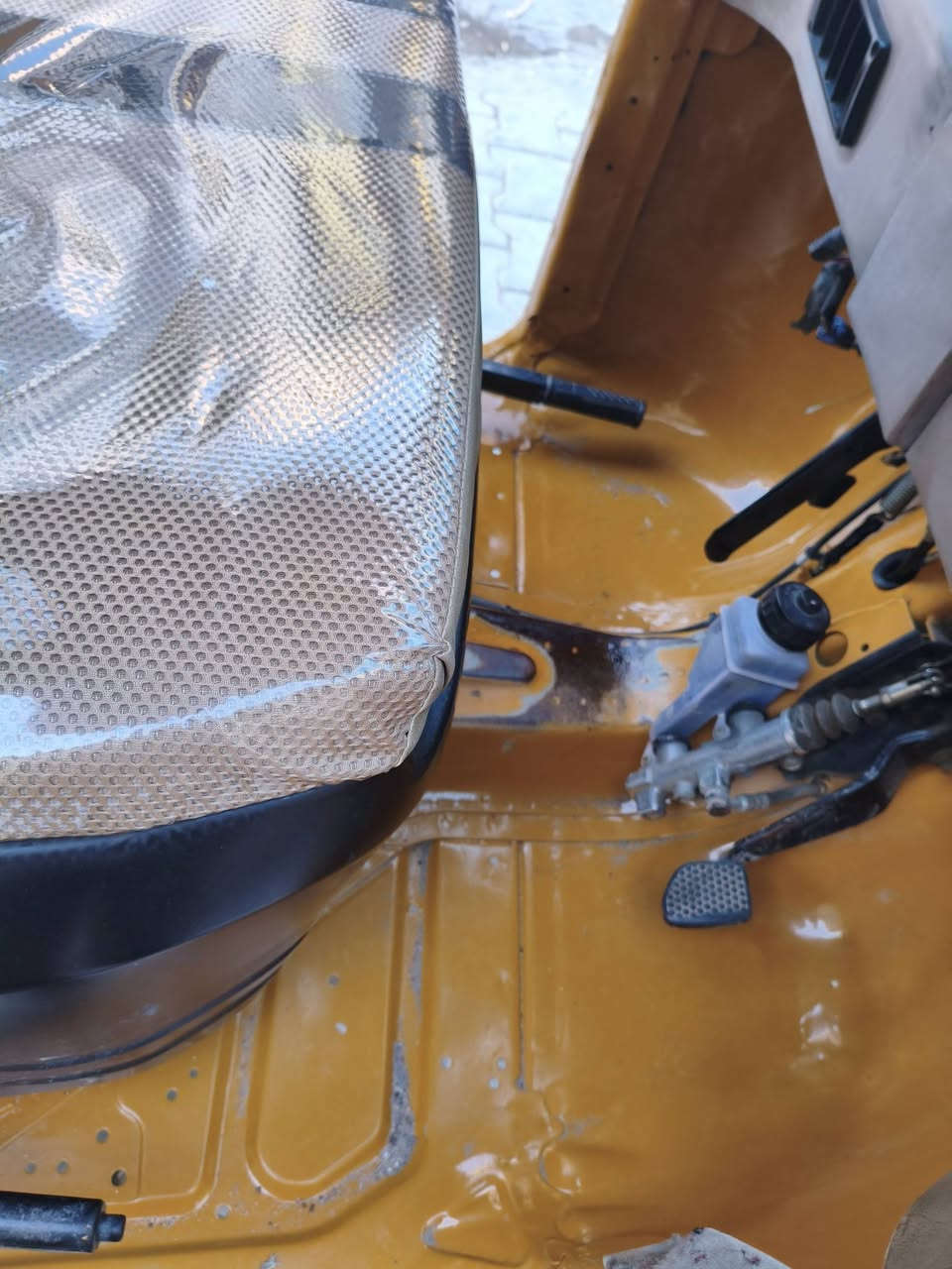 سلام عليكم تكتك نظيفه ٢١ مرقمه رقم نكليزي بس دوسات تعمير كشر بلادي بدون صبف والغد شبر بارد ناعمه وحلوه وبالعافيه عل ياخذهه تغير سبير هديه الشعله السعر ٧٨٠٠ هاتف ***********
