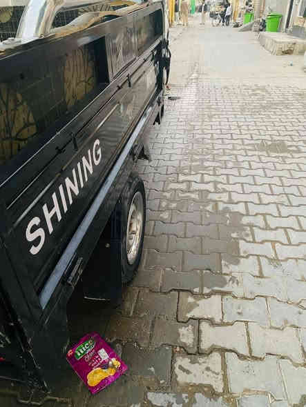 السلام عليكم ستوته للبيع موديل 2023صقر أصولي تسجل السعر 2200وبيه مجال المكان مدينة الصدر الاتصال ***********
