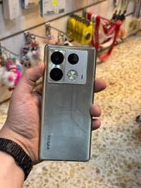 نوت 40 برو • ٢٥٦ • نسخة BMW
