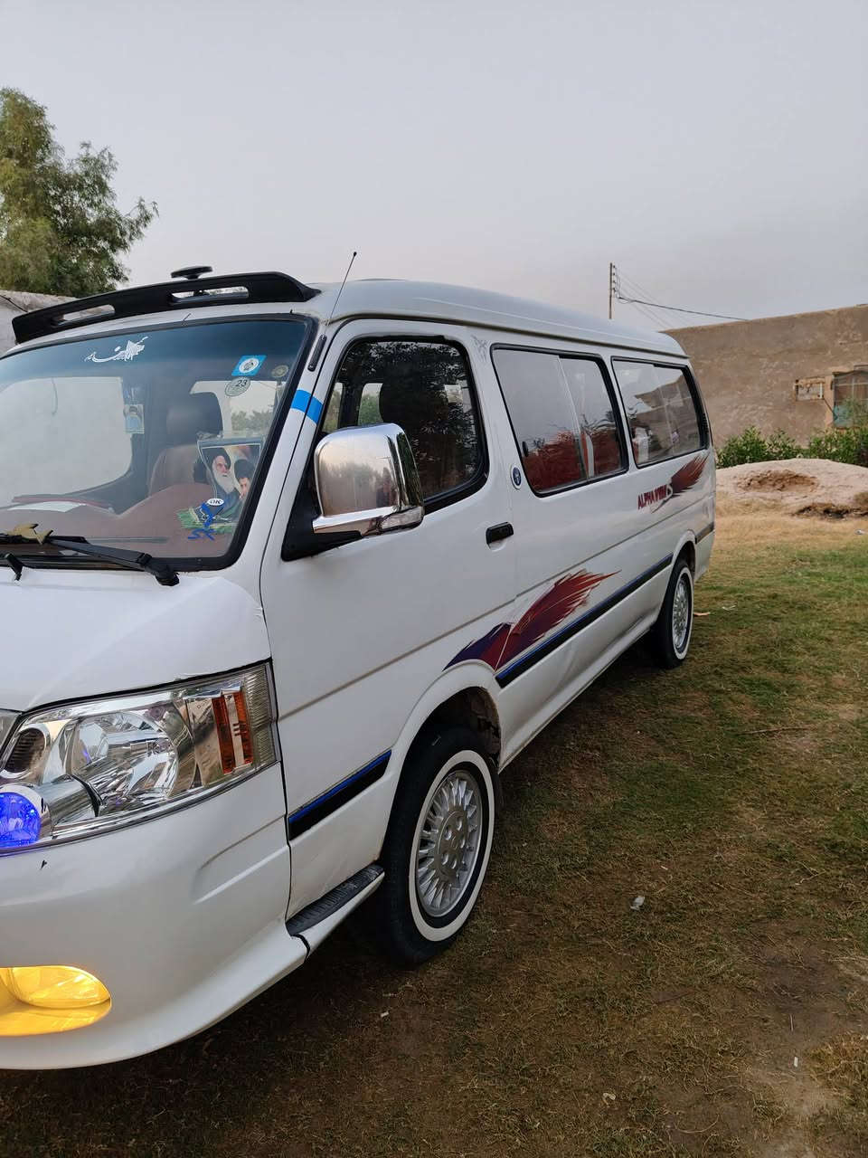 السلام عليكم سياره فاتون مديل 2014. رقمها مثنئ مداور ثاني.  مكاني طريق كربلا نجف السعر 75وبيها مجال حك الجيه للتصال ***********
