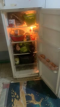 ثلاجه نضيفه للبيع سعر 50 ماعدي مازنجر بس ع ارقام وع واتساب فقط 0750604...