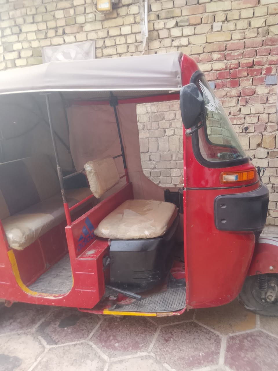 تكتك 18الشهر 9 رقم وسنويه  مجفته لاتنقيص ولاتبخير  عوزه بس كهربائيات  
وتخم تايرات وكبل لشارع   
السعر نهايته 5 مليون و350
مكاني بغداد 
 ***********
