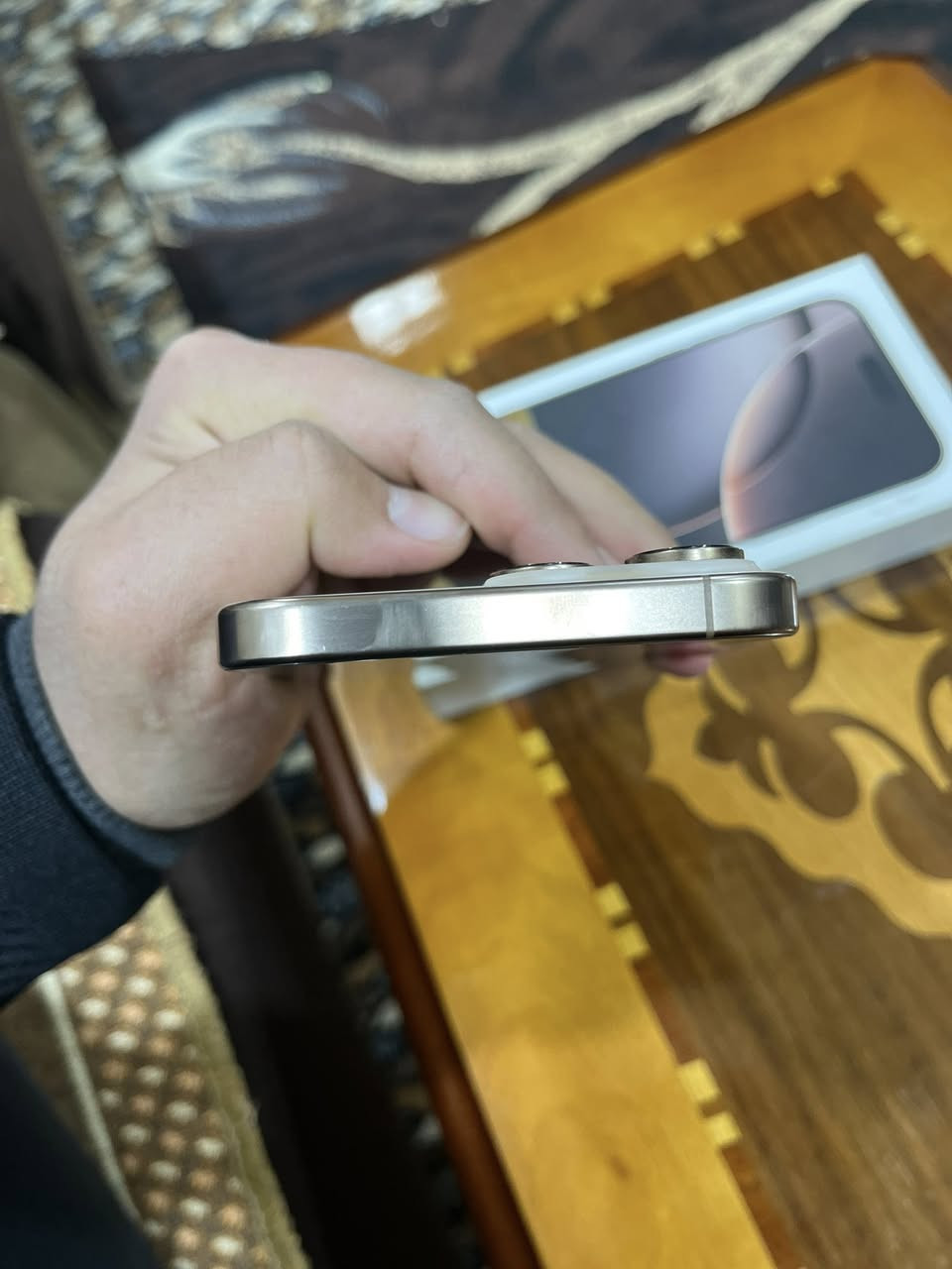 ايفون 16pro max 

تك سيم
ذاكرة 256
بطارية 91
جهاز نظافه100%
للأستفسار***********
