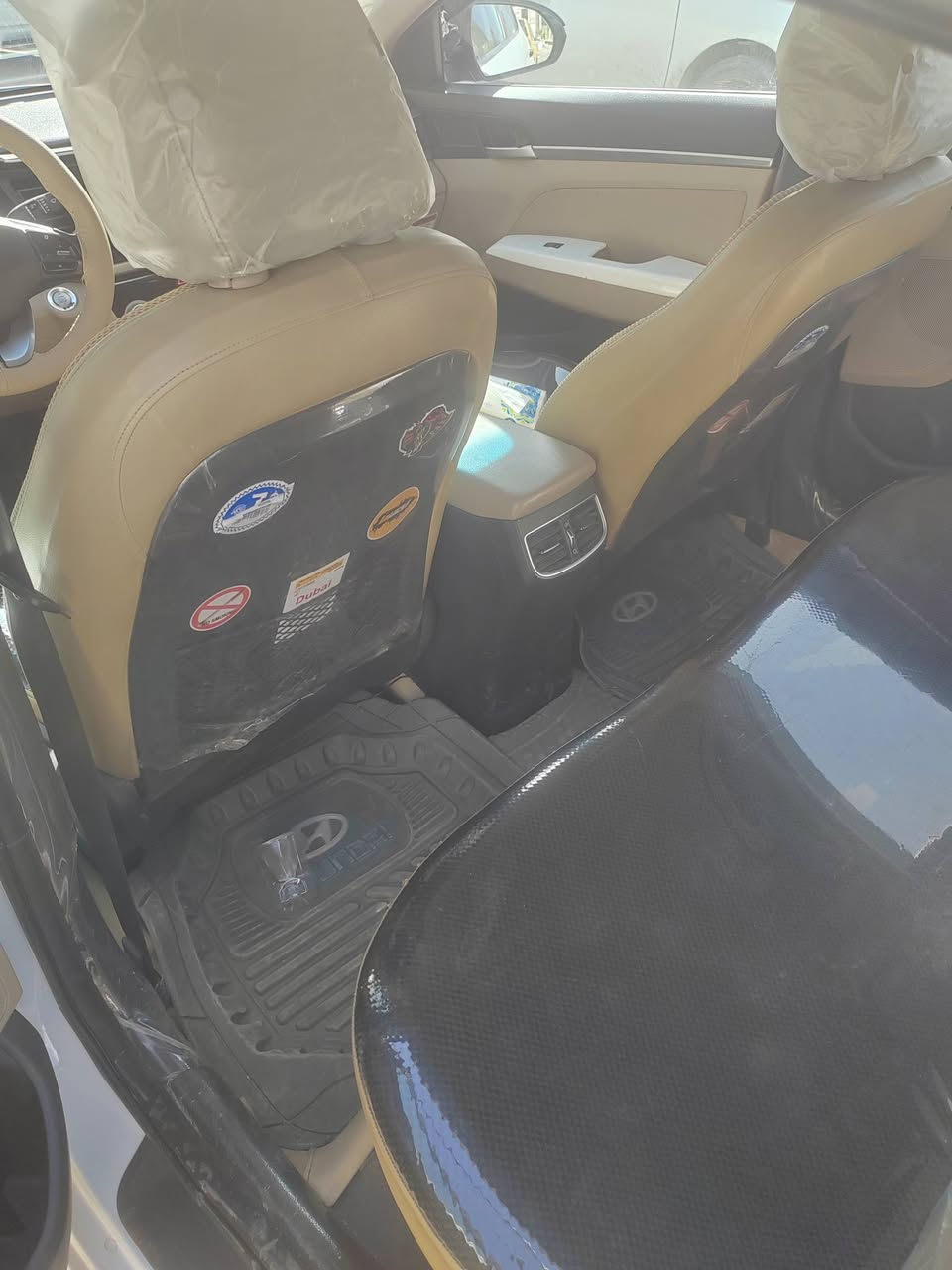 إلنترا ٢٠ فول مواصفات للأخير عدا بارد قليل باب ورة الصدر وباقي مكفول
***********
