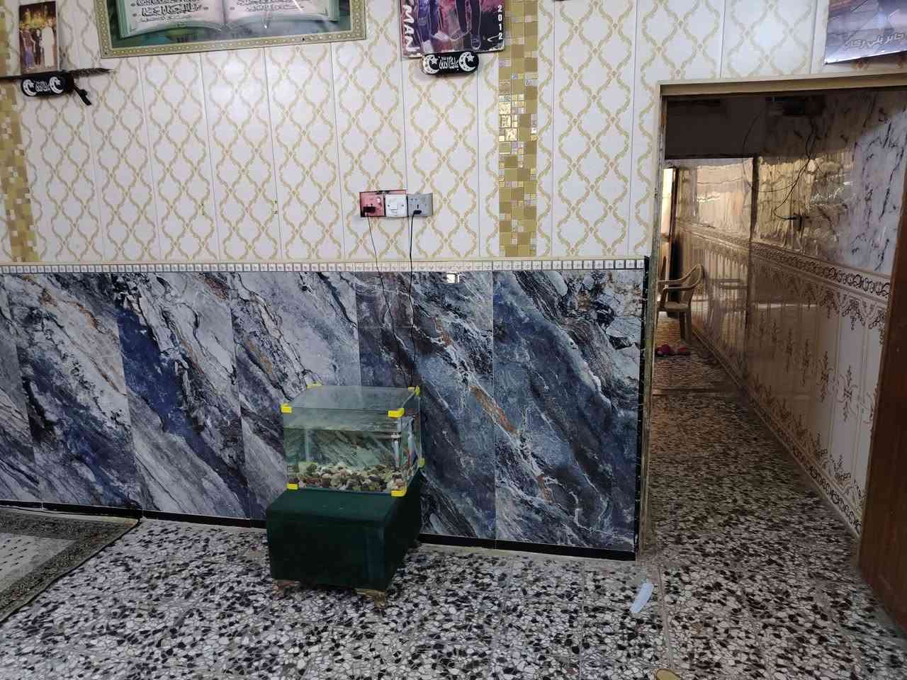 دار البيع مساحه ١٠٨ سند بسمي حي السفير قريب علئ مدرسه سلسبيل فرع مقابل بيوت العبيدي السعر ٨٧ بي مجال بسيط رقمي *********** وجه لبيت ٦ متر نزال ١٨
