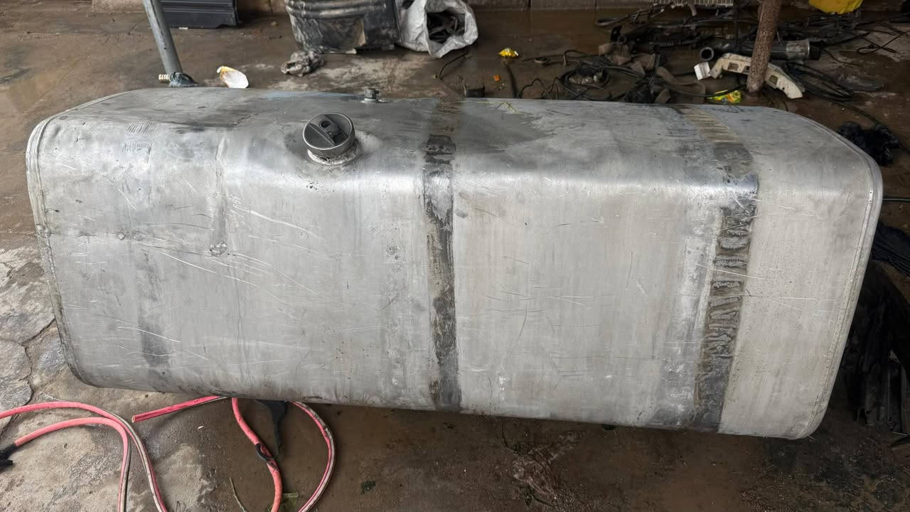 تانكي كاز 700 سعر ورقتين ونص عنوان بصرة زبير ***********
