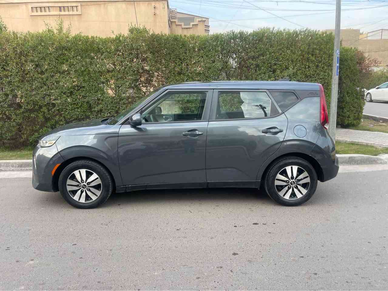 السلام عليكم للبيع فقط 
كيا صول ٢٠٢٠ محرك ٢٠٠٠ دوش سيارة نظيفة وجاهزه مابيها نقص صور الحادث موجوده بيها صفحة صبغ مكاني بغداد الاعظمية السعر ١٢٣ ورقة 
اتصال *********** بغداد, العراق
