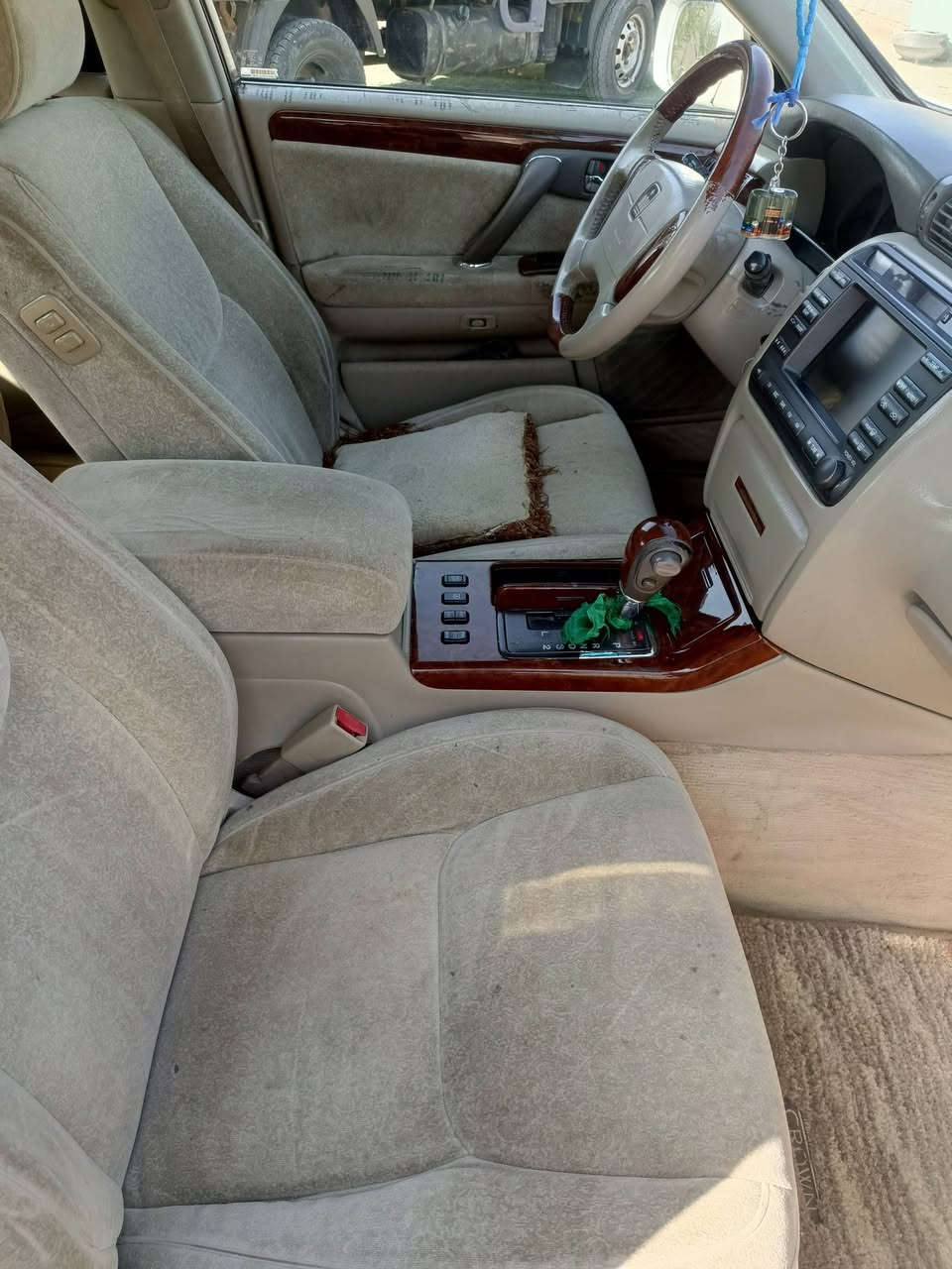 ملكة للبيع 
مكفولة من الكص (عدلة) شرط السونار 
كير محرك شرط الفحص 
تخم تاير جديد تبريد ثلج 
ويل كب نجمة 
سيارة كرستال أصل اربع دكم
محرك ديفور الكبير
ستيرن كهربائي 
بردة خلفية 
حدادية شرط الفحص 
السعر 90وببة مجال 
بيه استمارة الحجز كبل للتسجيل
 مكان السيارة ناصريه 
واتساب ***********
وكالة من ابو السنوية
