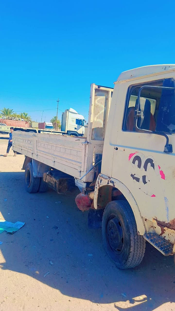 السعر 35 وبيها مجال
سلام عليكم البيع افيكو مديل99  بسمي رقم الماني بصرة شاصي مكفول سيارة كاز محورينها  محرك بطه العنوان البصرة  الزبير قرب سنتر ارشد رقم الهاتف ***********
