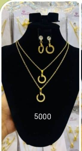 حبايب وفرت هداية عيد الام ووفرت ايضا عباية تجنن وشيلة الامهاتنة الله يحفظهن الي يريد يتفضل خاص *********** يوجد توصيل لجميع محافظات العراق ملاحضة عيد الام يوم السبت يصادف اول ايام العيد
