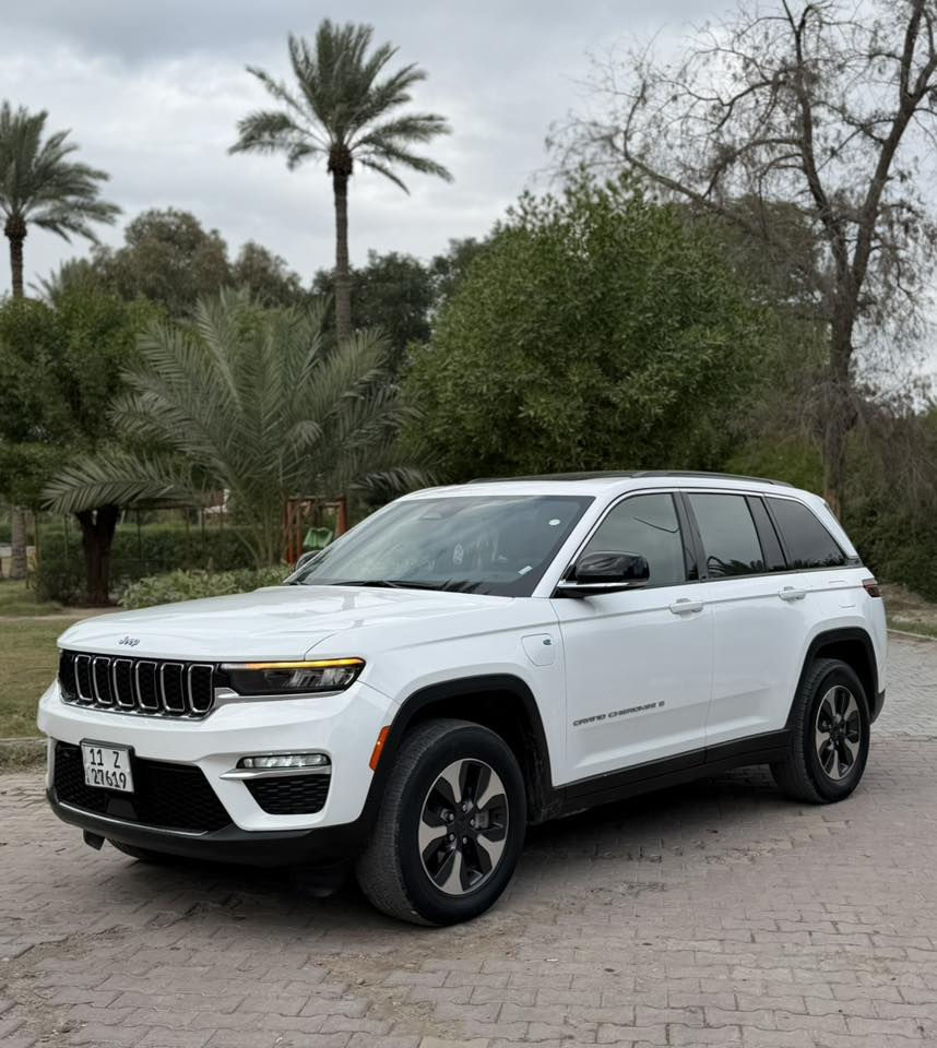 السلام عليكم
جيب ( هايبرد )
موديل : 2024 
ماشية : 20 الف 
المواصفات 
بانوراما 
بصمة 
تشغيل عن بعد 
تحكم ستيرن جهتين 
كروز سرعة 
شفتات ستيرن 
شاشة ديجيتال 
كاميرا 
رادارات 
قيادة ذاتية 
تحديد مسار 
توقف ذاتي 
صندوك كهرباء 
 قطعتين تبريد 
كشنات كهرباء 2 
كشنات تدفئه 
ذاكرة خزن ميموري 
ويل كب كروم 
 شاحن موبايل 
لايت زنون 
بلوجكتور لد 
لد امامي 
حساسات 
فور ويل 4x4 
مكينة 4 سلند  
 (2000 توربو + هايبرد + شحن ) 
(رقم بغداد الجديد مشروع وطني بأسمي )
السعر : 288 وبيها مجال بسيط 
الحادث : ربع جاملغ + ربع بنيد . مبدلات نفس الون . بدون اي ايرباك 
( صور الحادث مرفقة + السونار )
العنوان : بغداد الكاظمية قرب مرور الكاظمية معارض جكوك معرض آلرحمن . 
للأستفسار 
عبدالرحمن 
 ***********
 ***********
