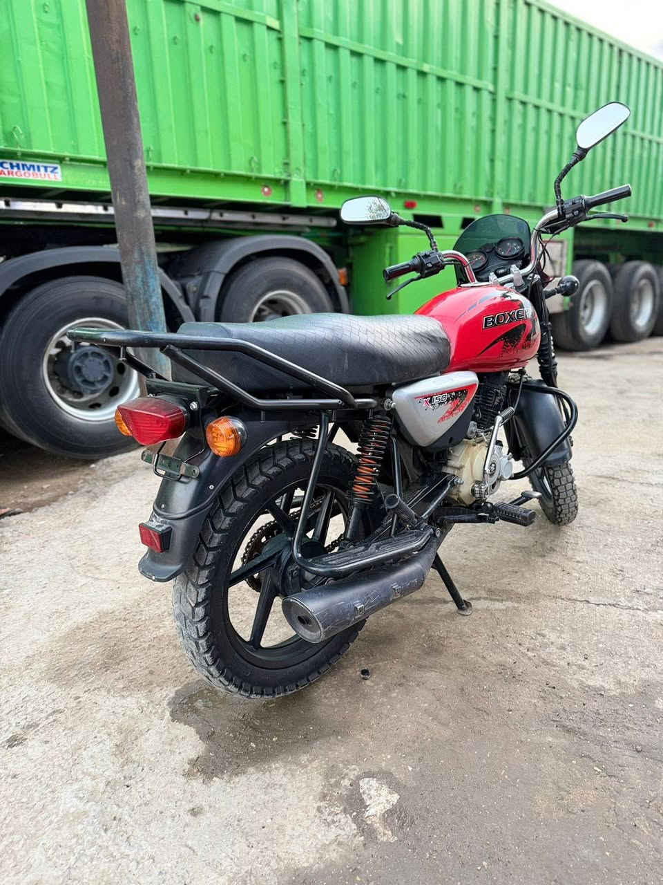 بوكسر ٢٠٢٢ جديده شرط مكفوله من كلشي بدون أوراق مكاني مدينه الصدر *********** سعر مليون
