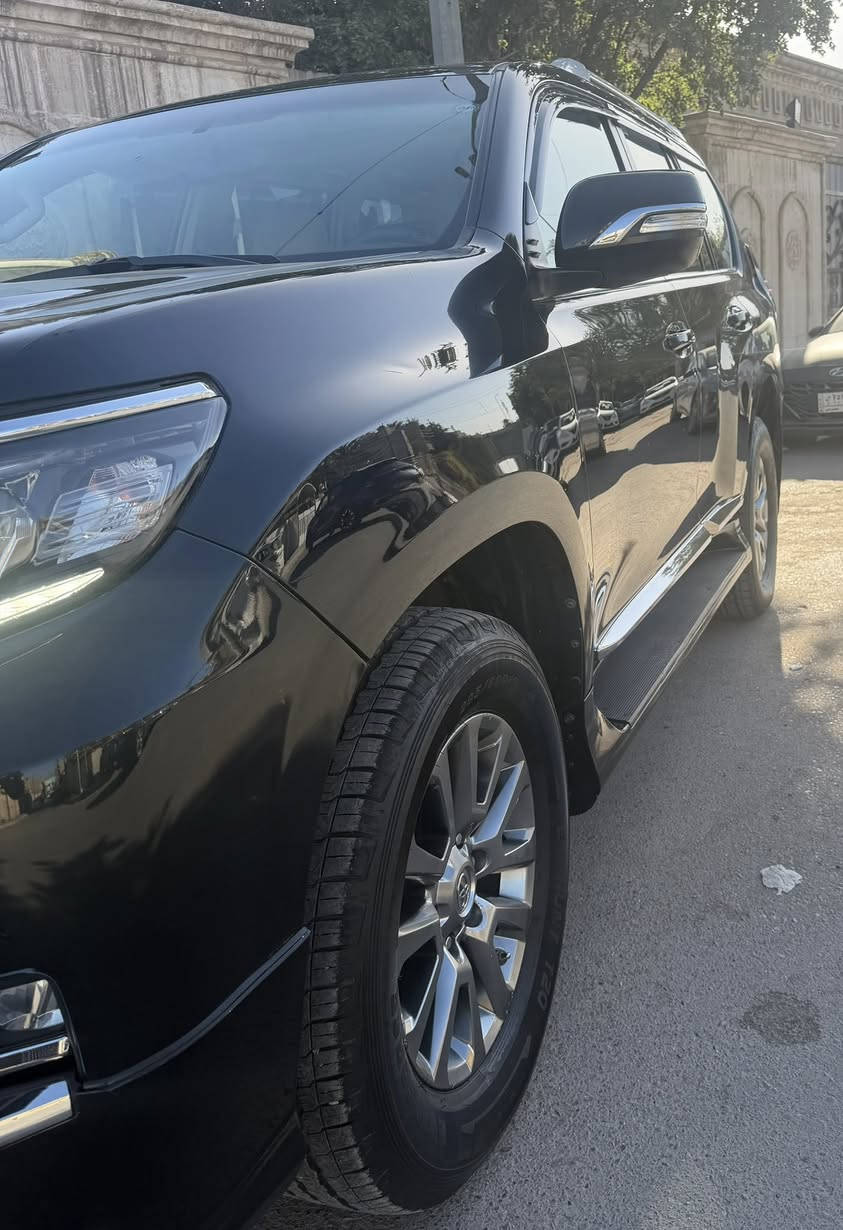 السلام عليكم
_لاندكروز برادو ((vx)) موديل 2020 فول ١/١
_استيراد خاص  شركة المهند  
_لون اسود 
_محرك 4سلندر vvti
_كشنات كهرباء جلد
_تبريد ٣ قطع 
_بصمة
_فتحة
_ترحيب
_تشغيل عن بعد 
_كفاله عامه كير محرك ماشيه(( ٧٥ ))
_رقم سياره سليمانيه (بأسمي تحويل ثاني يوم)

..السعر… (٣٥٠$) بيه مجال بسيط 

مكان السيارة بغداد _حي القاهره

اللاستفسار ((***********))
