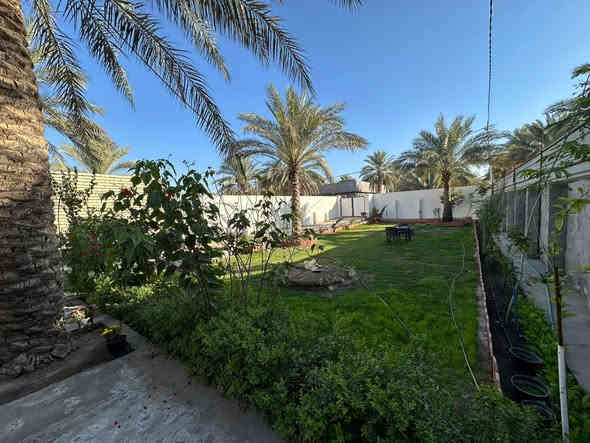 🏡 للبيع: بيت جديد في كربلاء 🏡
🔴 المساحة: 645 متر مربع
🔵 الموقع: طريق بغداد، عمود 51، نهر ابوزرع، قرب هاشم جلوب
🟢 السعر: 265 مليون (مع مجال للتفاوض)
✨ مميزات البيت:
🔴 2 غرف نوم
🔵 صالة
🔴 مطبخ داخلي
🔵 مطبخ خلفي
🔴 مخزن كبير
🔵 صحيات
🔴 استقبال
🔵 بناء البيت جديد بالكامل
💧 البيت جاهز بجميع الخدمات (ماء، مجاري)
🚗 يبعد عن الإمام الحسين (ع) 4 كيلو
📞 للاستفسار: يرجى الاتصال على الأرقام
***********☎️
***********☎️
