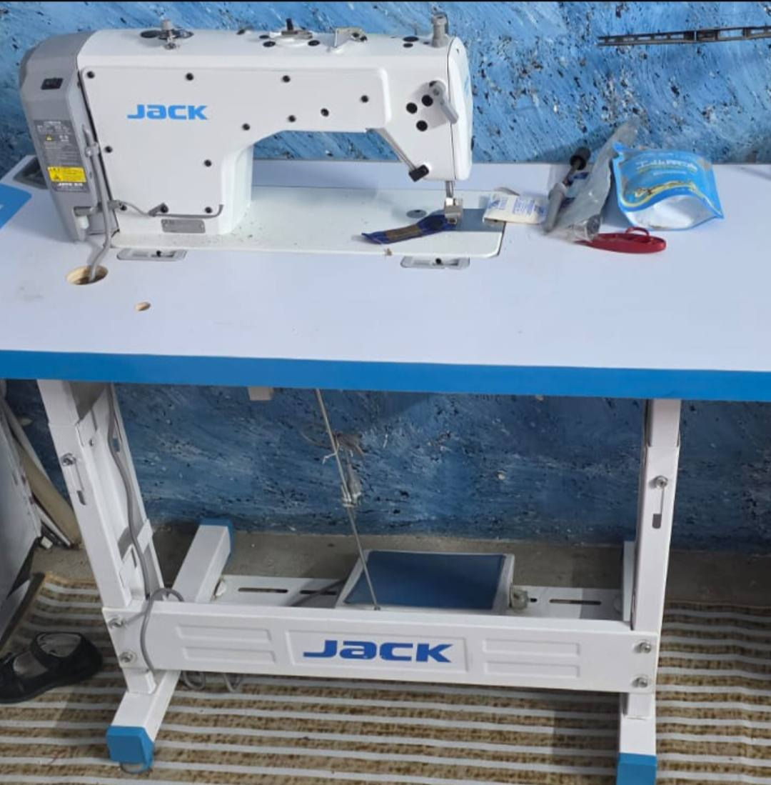 Jack f5 جديدة غير مستخدمة نهائيا ما عرفت استخدمها 
للبيع سعر 350 الف قفل 
الجديدة ب440 الف

ومكينة اوفر جاكي اليابانية مستعملة اشتريتها 250 وللبيع ب100 الف قفل 
*********** بغداد حي الجهاد
