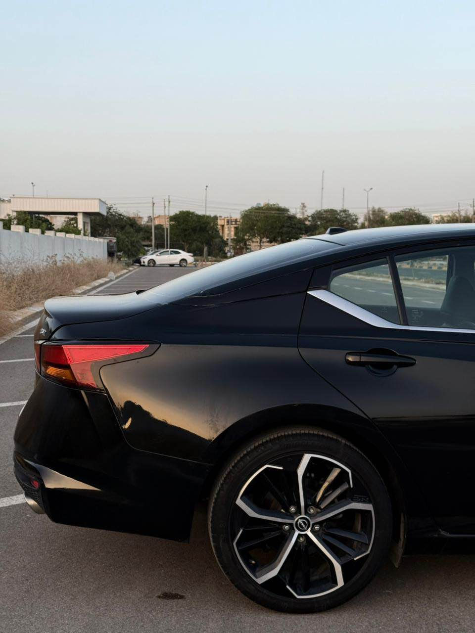 فول مواصفات 
شاشة كبير 
فتحة سقف 
شفتات ستيرن
كشنات تدفئة 
تحديد مسار 
تحديد سرعة 
مواصفات هواي بعد 
جامرلغ امامي سايق تبديل 
جامرلغ خلفي سايق صبغ
قبع صندوق مبدل بلاد  
مرقم سليمانية و جاهز 
بدون ايرباك بدون دواخل
*********** 
سعرها 190 و بيها مجال بسيط للشراي السليمانية, العراق
