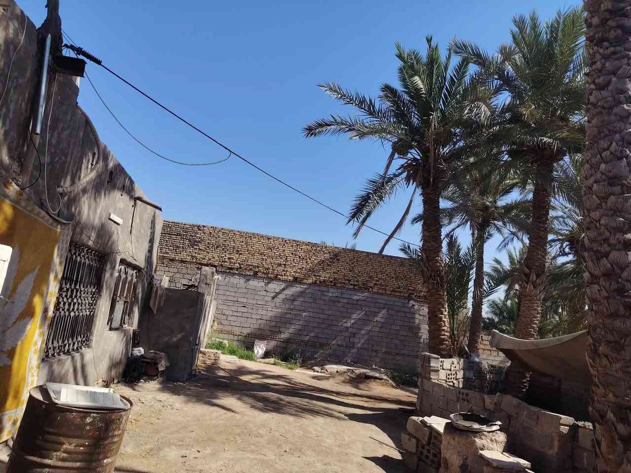<قطعة ارض زراعي، مع بيت>
المساحه الكليه : 1500 متر،
نزال :80,
عرض:20،
مساحة البيت : 250 تقريباََ، 
السعر : 95 وبيها مجال.

للأستفسار
***********

