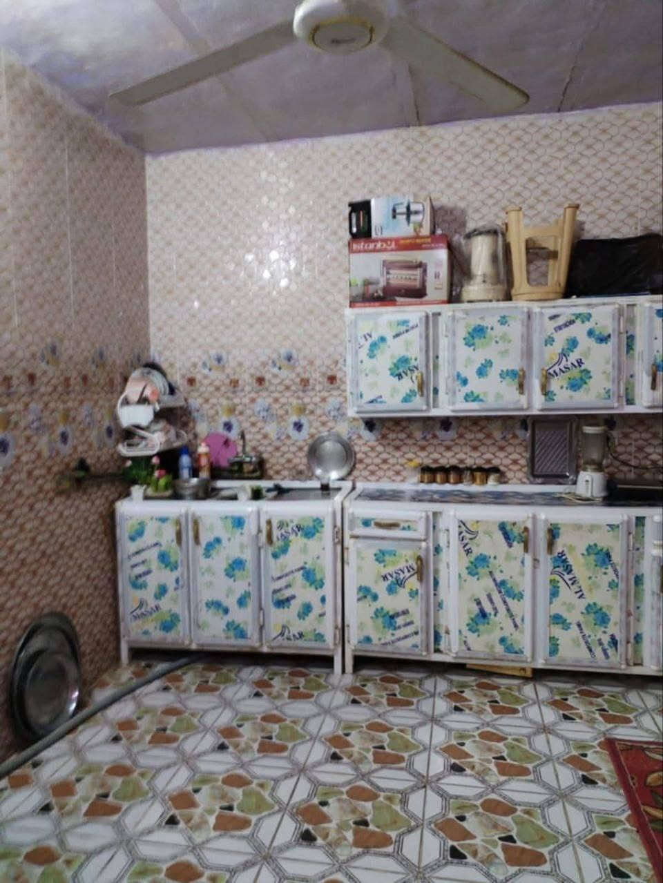 بيت زراعي منطقه ام العصافير قرار محكمه مساحته150متكون من غرفتين وصاله وبراني سعر27شراي تصل ***********
